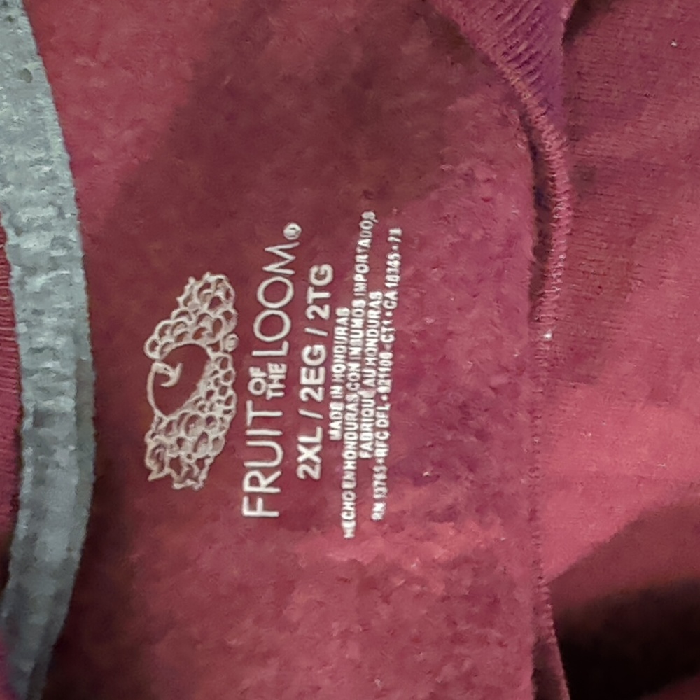 Fruit of the Loom Maroon Sweatshirt NIP - Picture 3 of 4